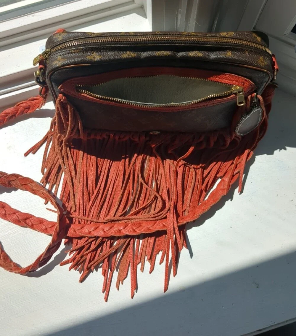 Louis Vuitton monogram lv